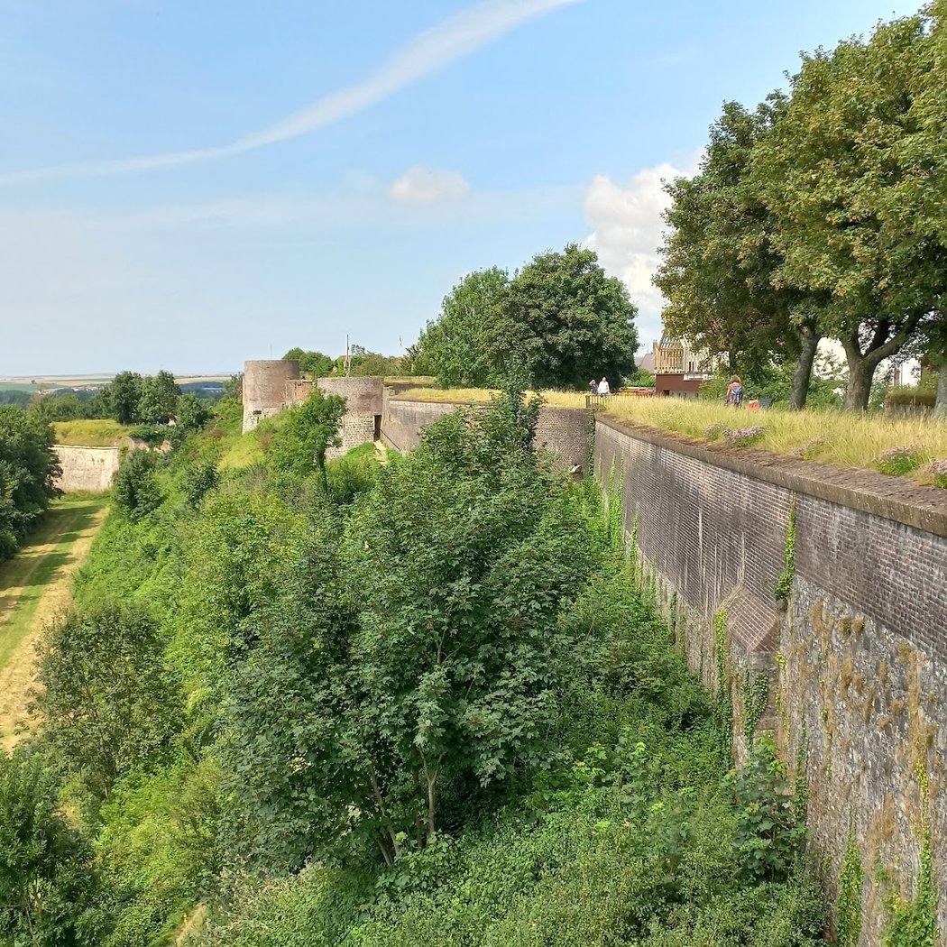 Remparts de Montreuil-sur-Mer 1